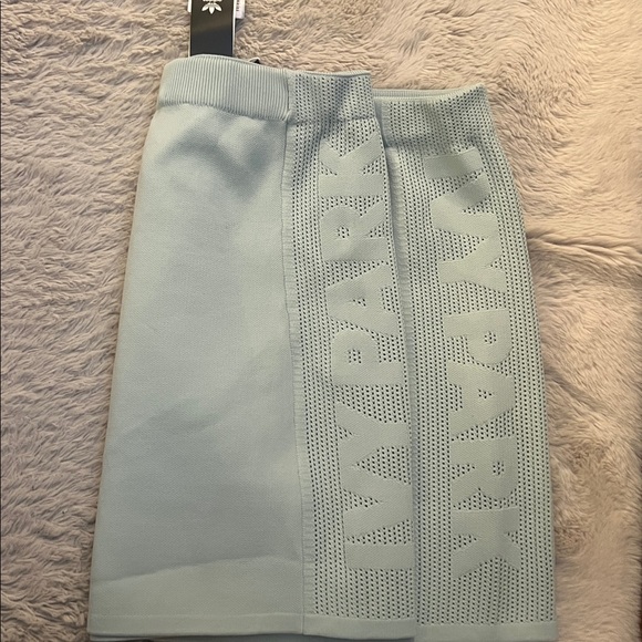 Ivy park mint green skirt. NWT - Picture 4 of 4